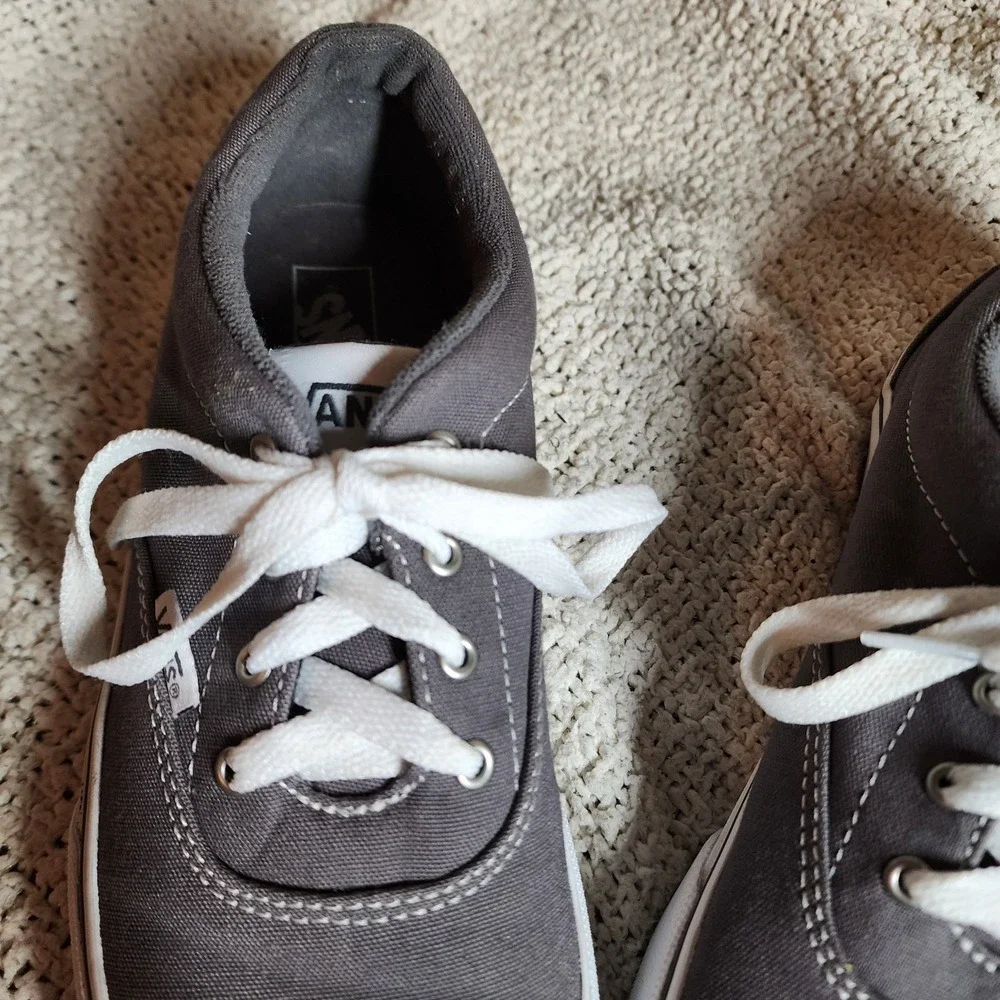 VANS  Pewter Gray Canvas Sneakers Shoes Youth Size 5 Lace Up Comfort